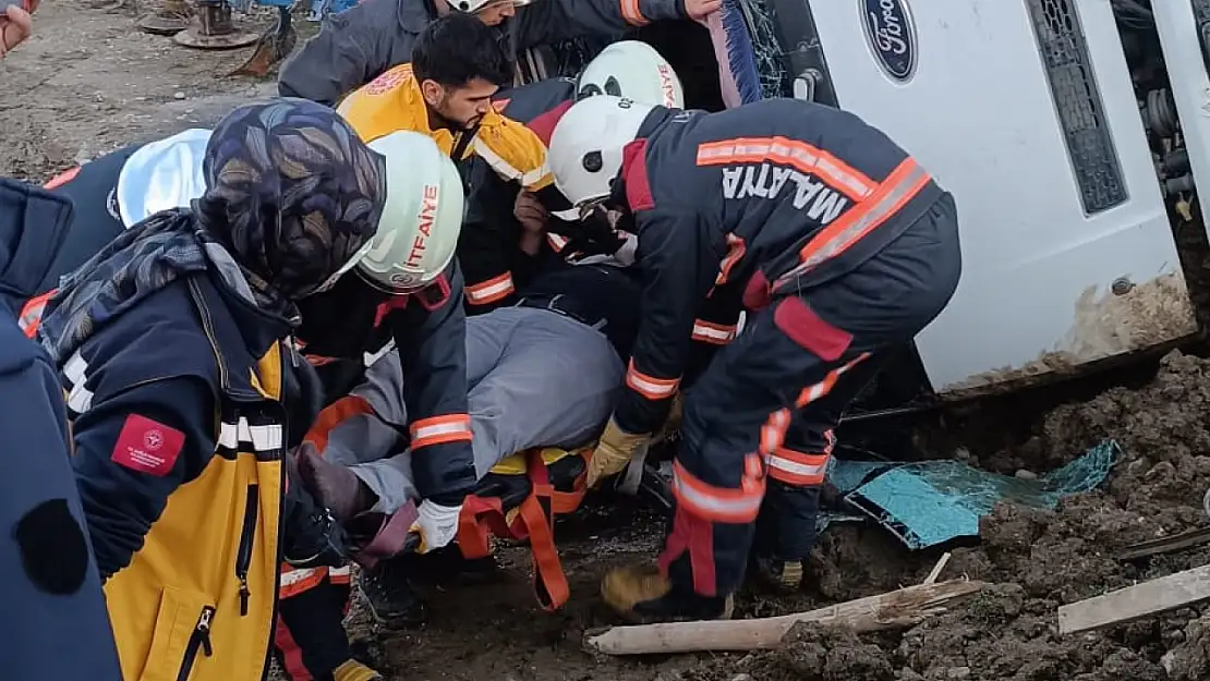 Hafriyat Kamyonu Devrildi 1 kişi yaralandı