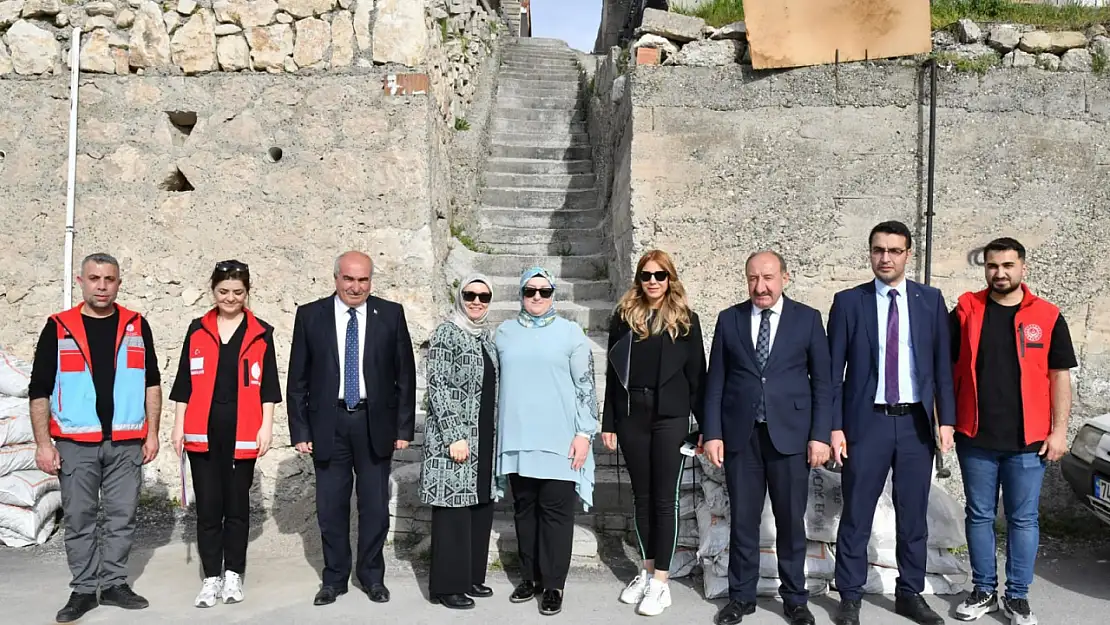 Hanife Yazıcı Battalgazi ve Yeşilyurt İlçesine Aile Ziyaretinde Bulundu