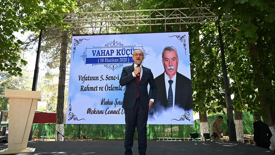 Hayırsever İş İnsanı Vahap Küçük Vefatının Sene-i Devriyesinde Dualarla Anıldı