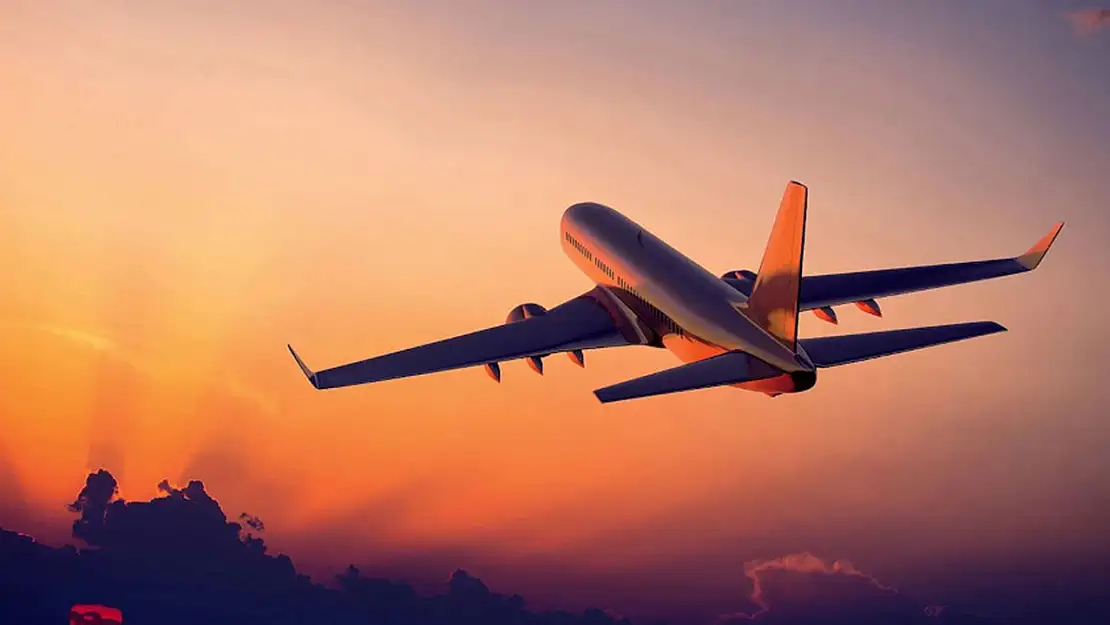 İstanbul'dan kalkan yolcu uçağı Köln'e acil iniş yaptı