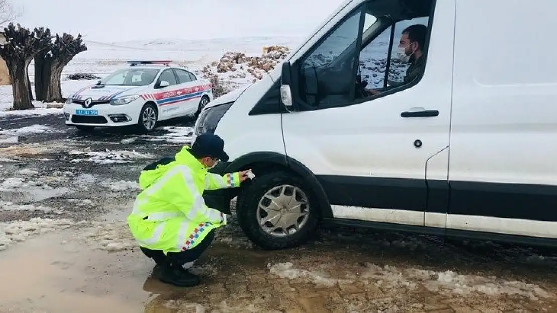 Jandarma'dan Kış Lastiği Denetimi