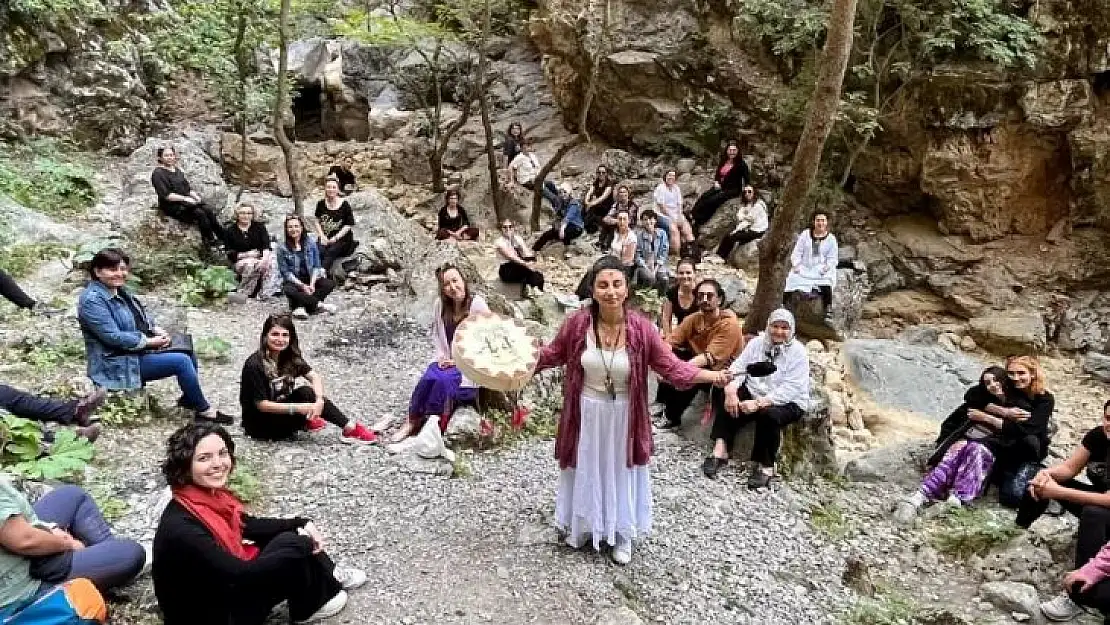 Kadim Bilgi İçin Anadolu'yu Geziyorlar