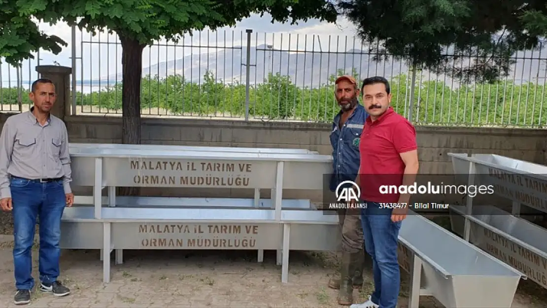 Kale'de yetiştiricilere çoban çantası ve hayvan çadırı dağıtıldı