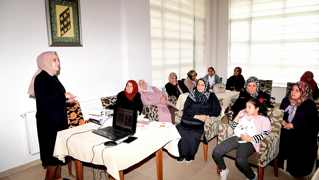 'Kaynana-Gelin Arasındaki Sorunlar Ve Çözüm Yolları' Semineri Büyük İlgi Gördü