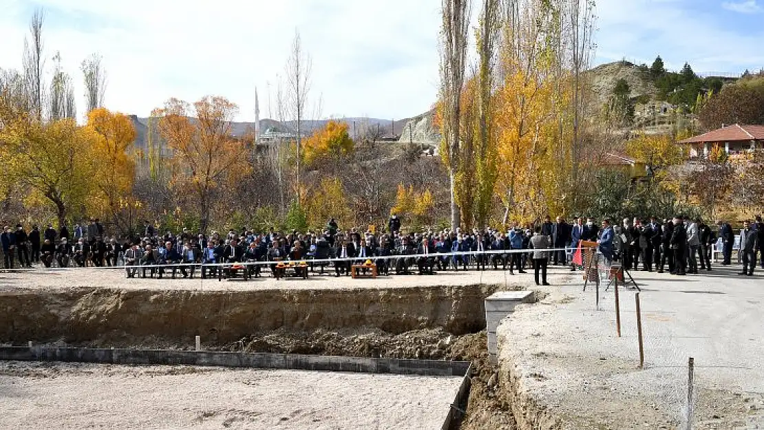 Kuluncak Gençlik Merkezi Temel Atma Töreni Gerçekleştirildi