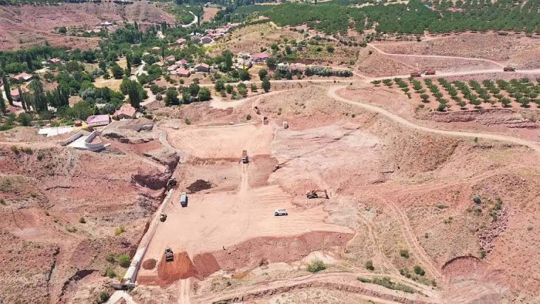 Kuluncak Karaçayır Barajı'nda  Çalışmalar Aralıksız Devam Ediyor