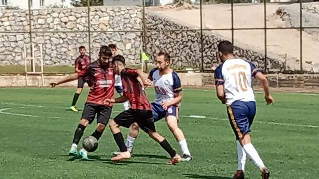 Malatya 2 Amatör Küme Büyükler Ve U17-U13 Futbol Ligi Karşılaşmalarına Devam Edildi.