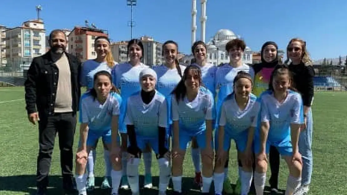 Malatya Bayanlar Spor 9 Acıyamanspor 1