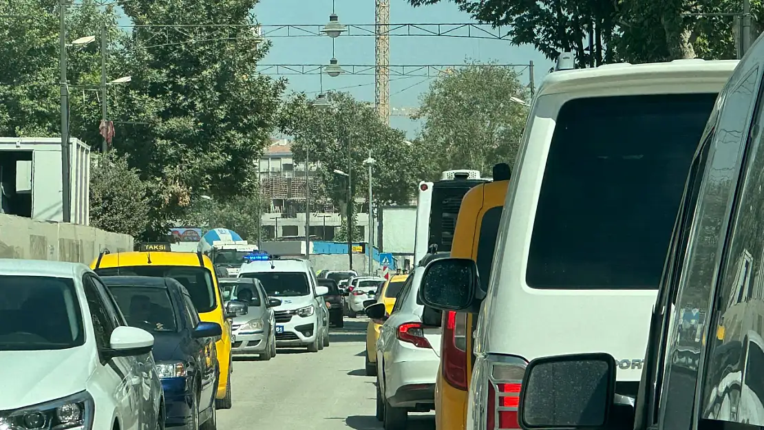 Malatya'da 3 kilometrelik yol 30 dakikada gidilebiliyor