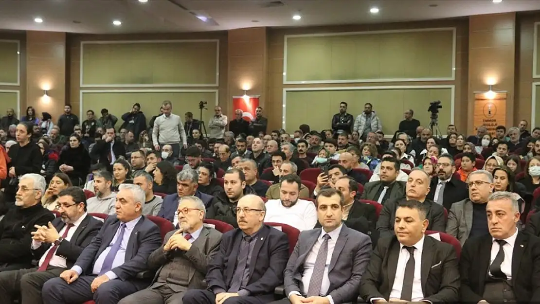 Malatya'da 6 Şubat depremlerinin yıldönümünde 'anma konferansı' düzenlendi