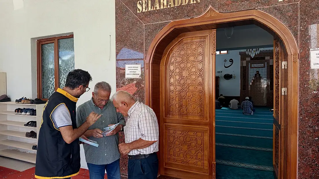Malatya'da 700 Camide Dolandırıcılık Uyarısı: Emniyetten Vatandaşa Broşürlü Bilgilendirme