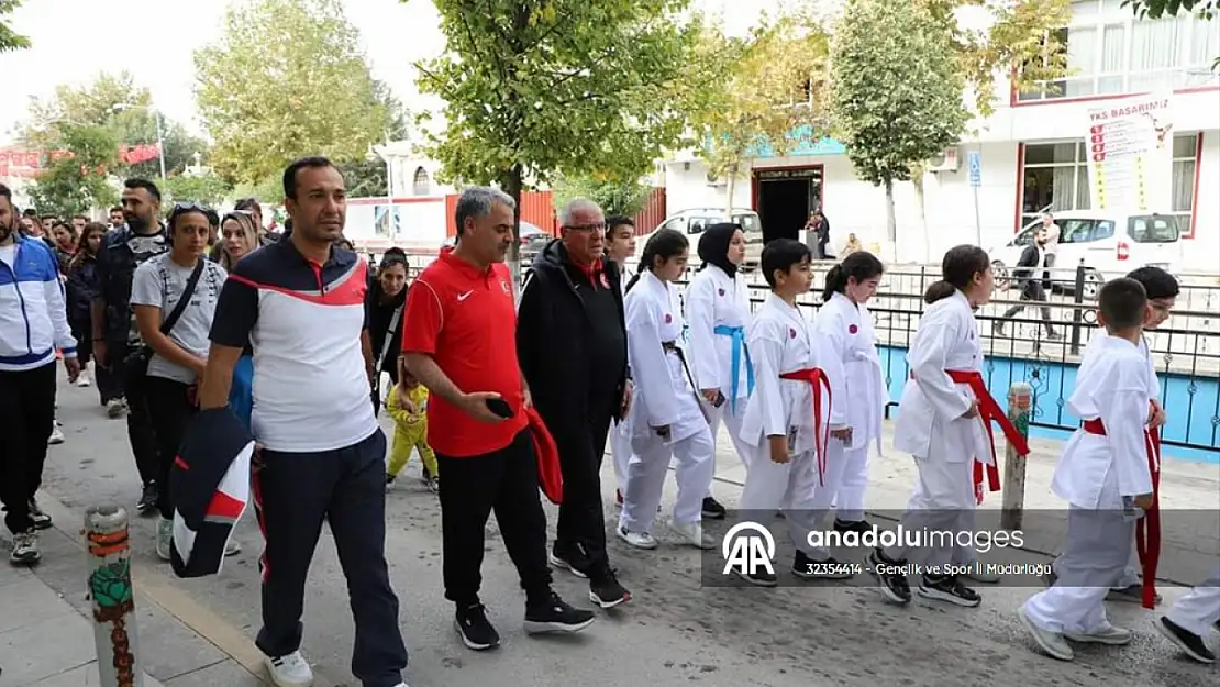 Malatya'da Amatör Spor Haftası yürüyüşle başladı