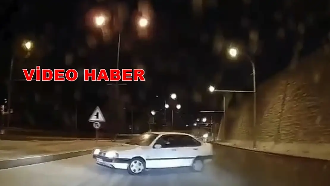 Malatya'da Buzlanma Tehlikesi: Makas Atan Otomobil Metrelerce Kaydı