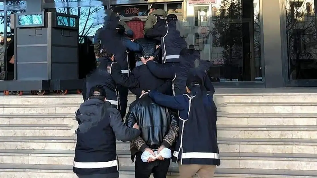 Malatya'da çeşitli suçlardan hapis cezası bulunan 28 kişi yakalandı