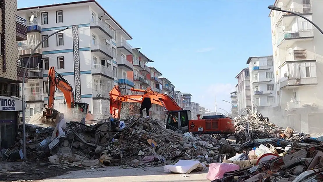 Malatya'da depremde 31 kişinin öldüğü rezidansa ilişkin davanın 4 tutuklu sanığına tahliye