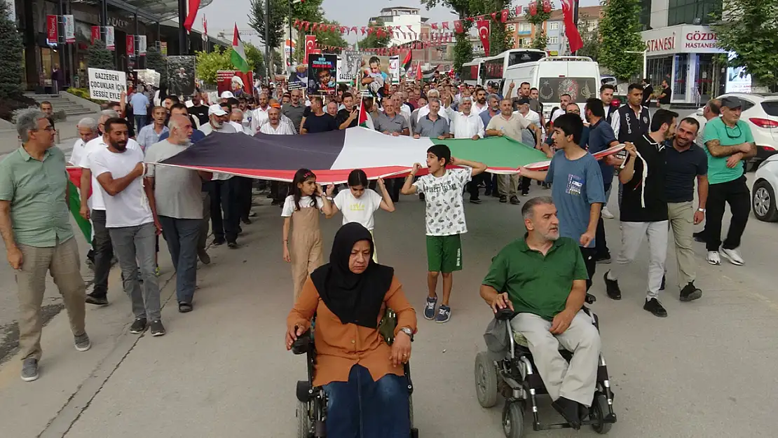 Malatya'da 'Gazze için ses ver' etkinliğinde binlerce kişi bir araya geldi