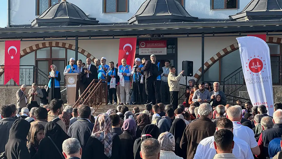 Malatya'da Hac kafileleri kutsal topraklara dualarla uğurlanıyor