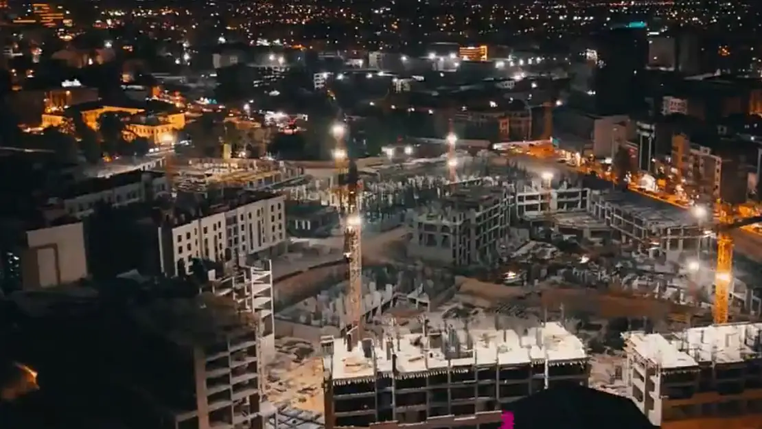 Malatya'da inşaat mesaisi gece gündüz sürüyor