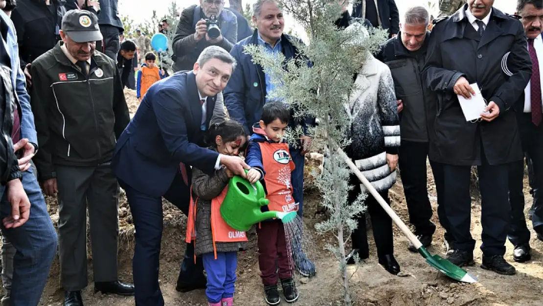 Malatya'da 'Milli Ağaçlandırma Günü' Münasebetiyle Fidan Dikme Etkinliği Düzenlendi