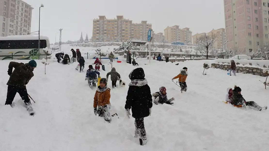 Malatya'da okullar kar yağışı nedeniyle tatil edildi