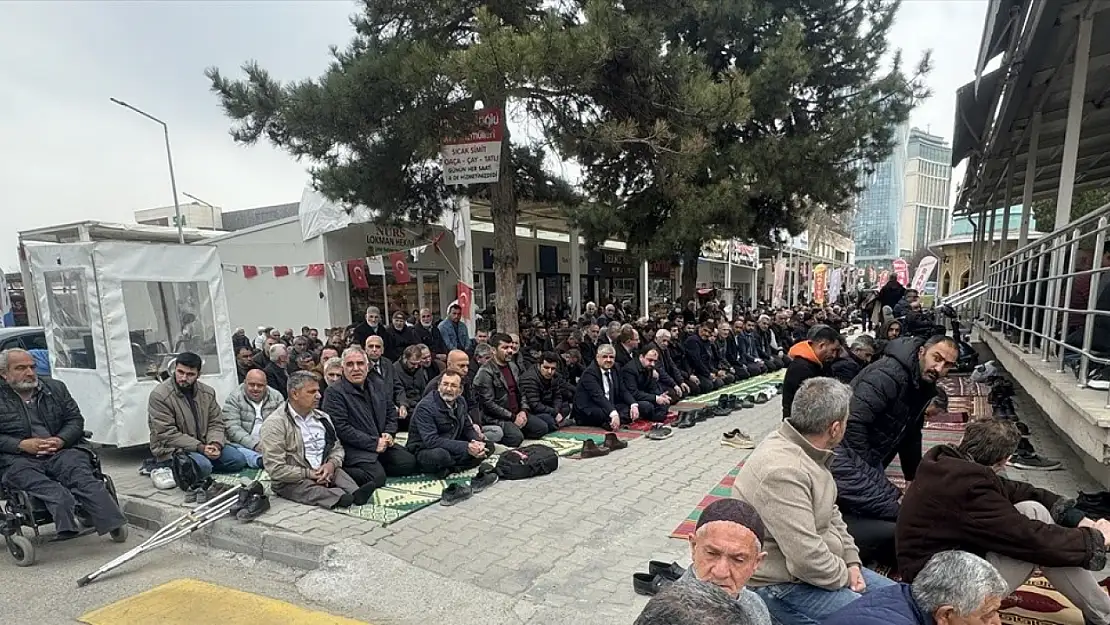 Malatya'da ramazan ayının ilk cuması kılındı