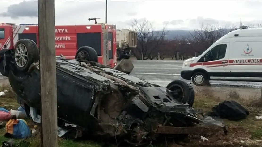 Malatya'da şarampole devrilen otomobildeki 1 kişi öldü, 3 kişi yaralandı