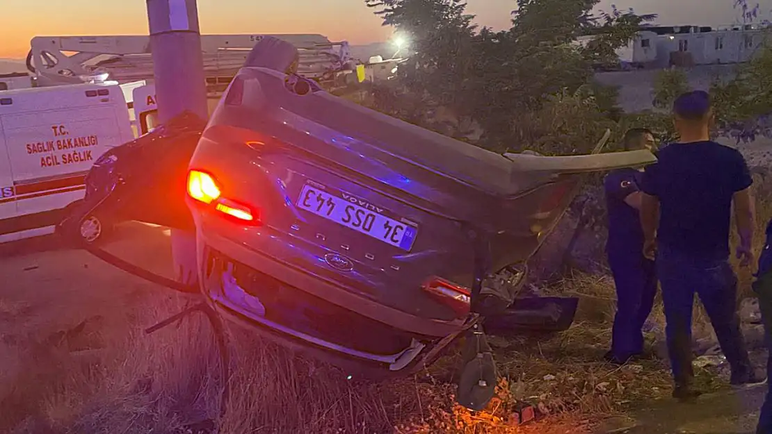 Malatya'da Sürücüsünün hâkimiyetini kaybettiği otomobil takla attı: 3 yaralı