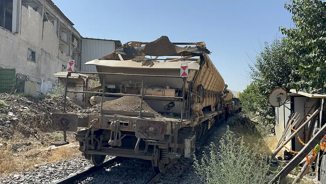 Malatya'da Yük Treni Dehşeti: 59 Yaşındaki Kişi Ağır Yaralandı