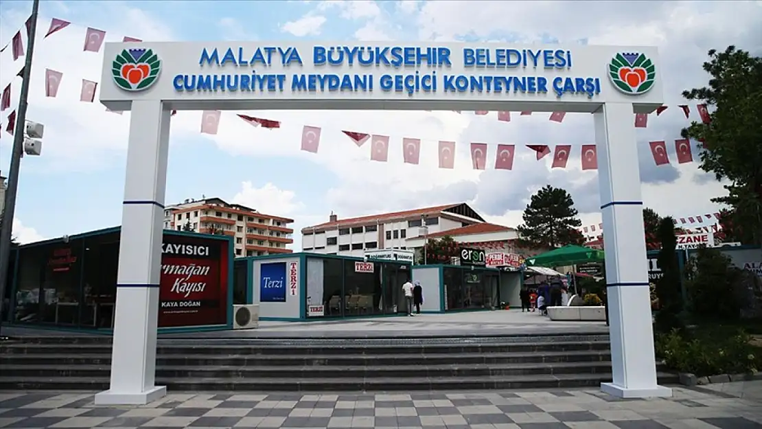 Malatya'daki konteyner kentin depremzede esnafı işlerden memnun