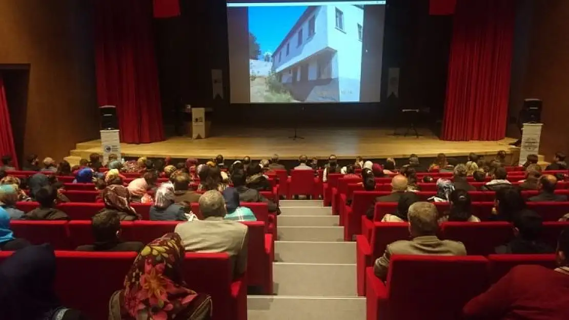 Sevgi Engel Tanımaz Konulu Konferans Düzenlendi