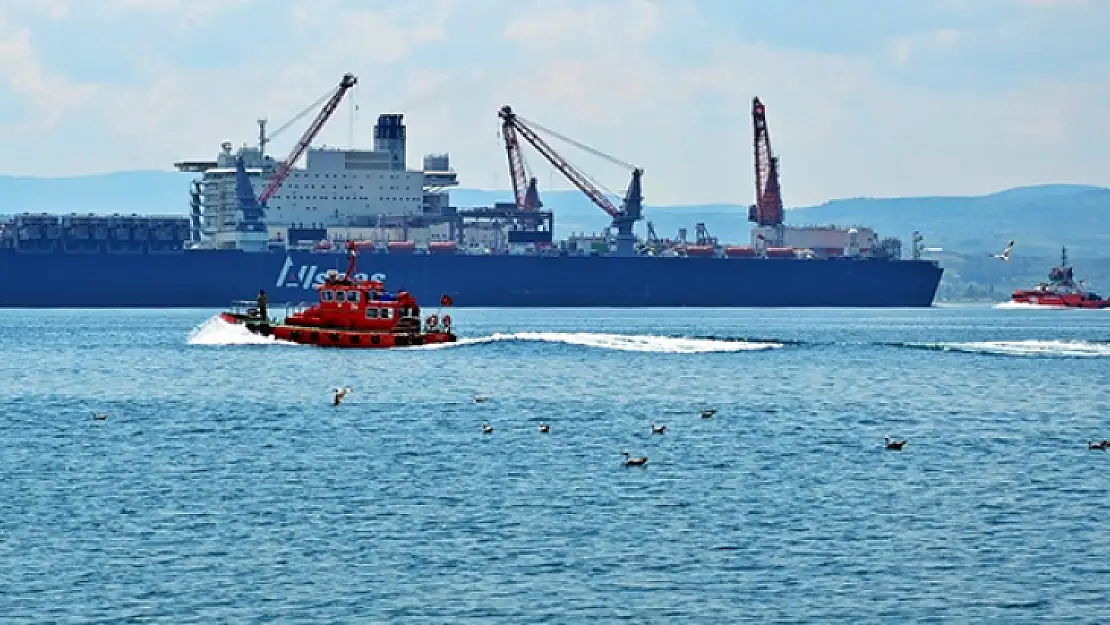 Geçen Yıl Boğazdan 42 Bin 978 Gemi Geçti