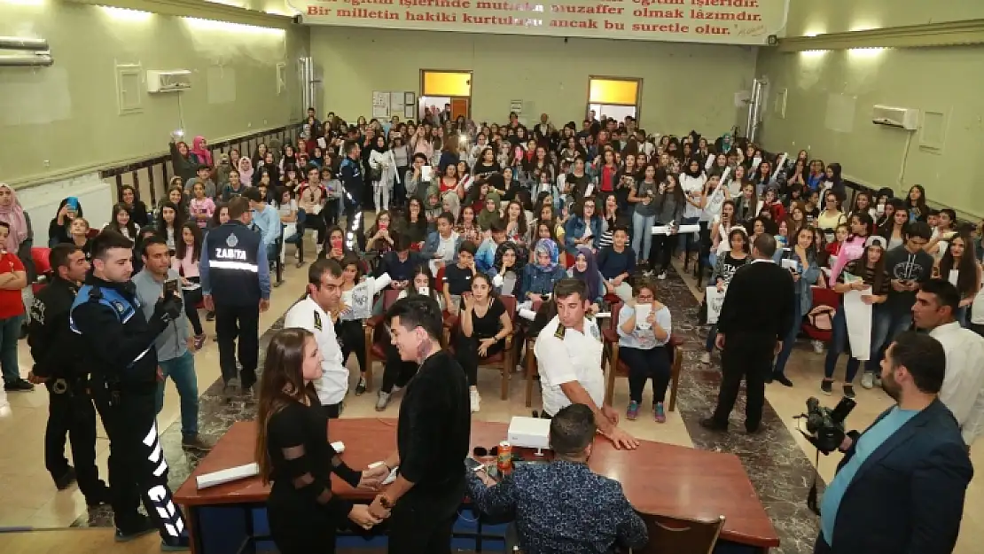 Elazığ Belediyesi 1. Kitap Fuarı'na Yazar Akını