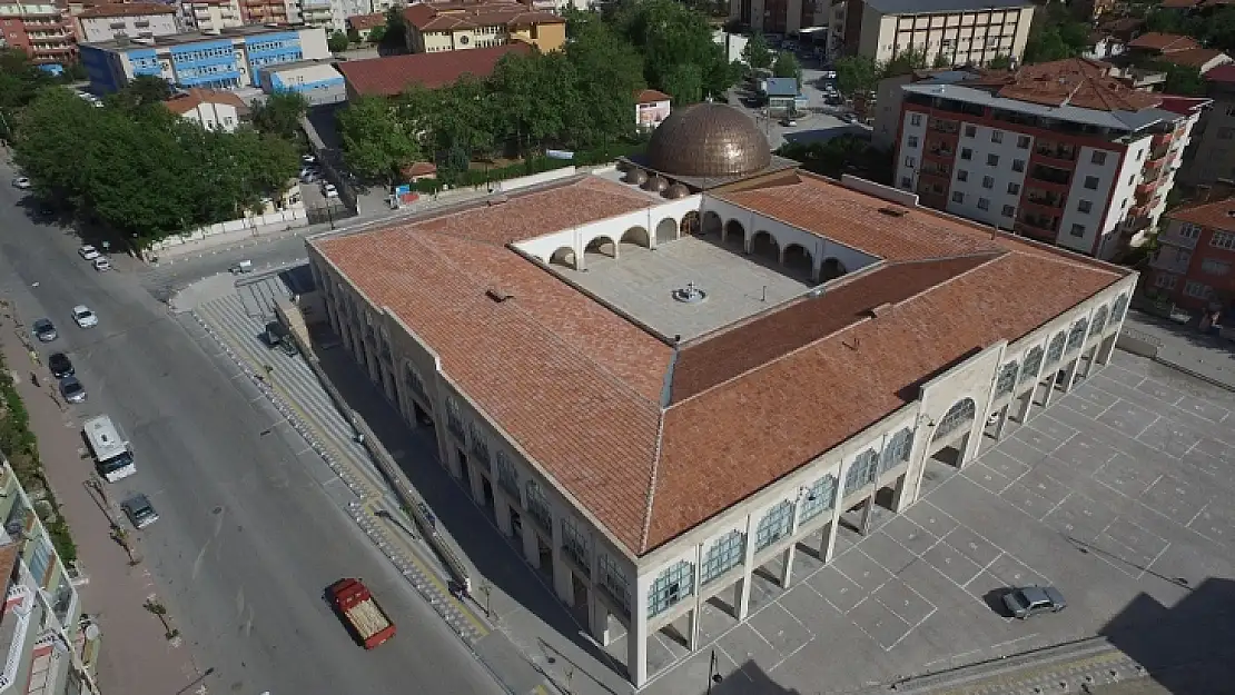 Kernek Külliyesi İç Avlusunun Üstü Kapatılıyor