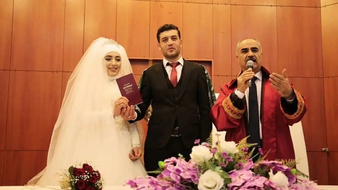Belediye Başkanı Aydın Genç Çifte Sürpriz Yaptı...