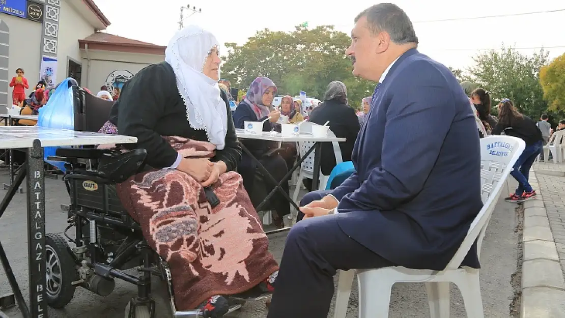 Aşure Etkinliği İle Mahallelik Projesine Katkı Verdiler