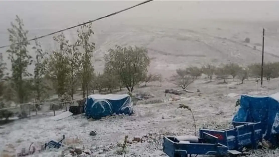 Malatya'nın yüksek kesimlerine kar yağdı