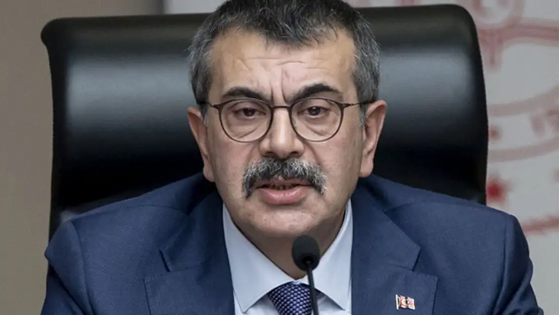 MEB'den okul kıyafetleri düzenlemesi: Mağaza dayatması sona eriyor