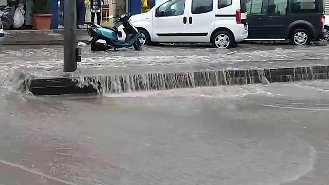 Meteorolojiden gök gürültülü sağanak uyarısı