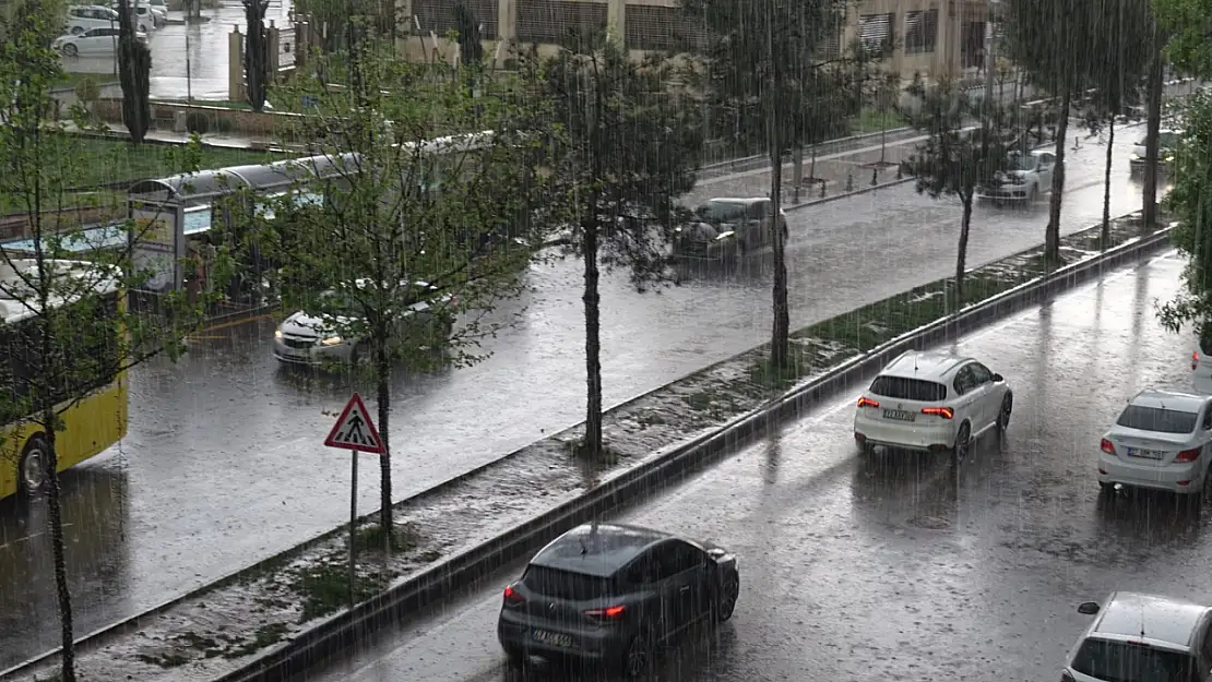 Meteorolojiden kuvvetli yağış uyarısı