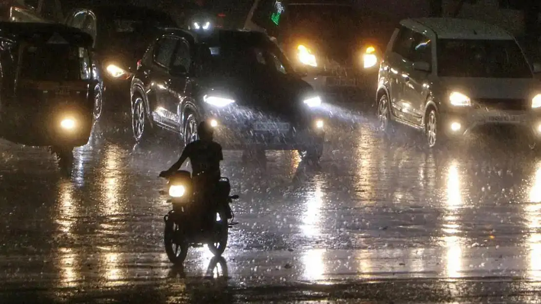 Meteorolojiden yağış ve toz taşınımı uyarısı