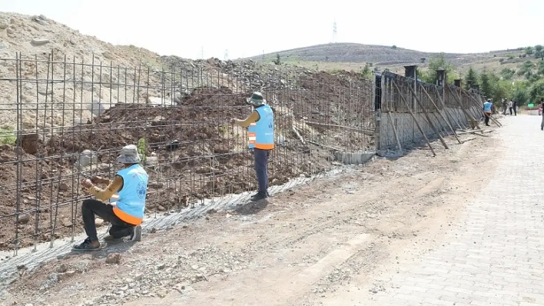 Mezarlık Alanlarında Peyzaj Çalışmaları Devam Ediyor