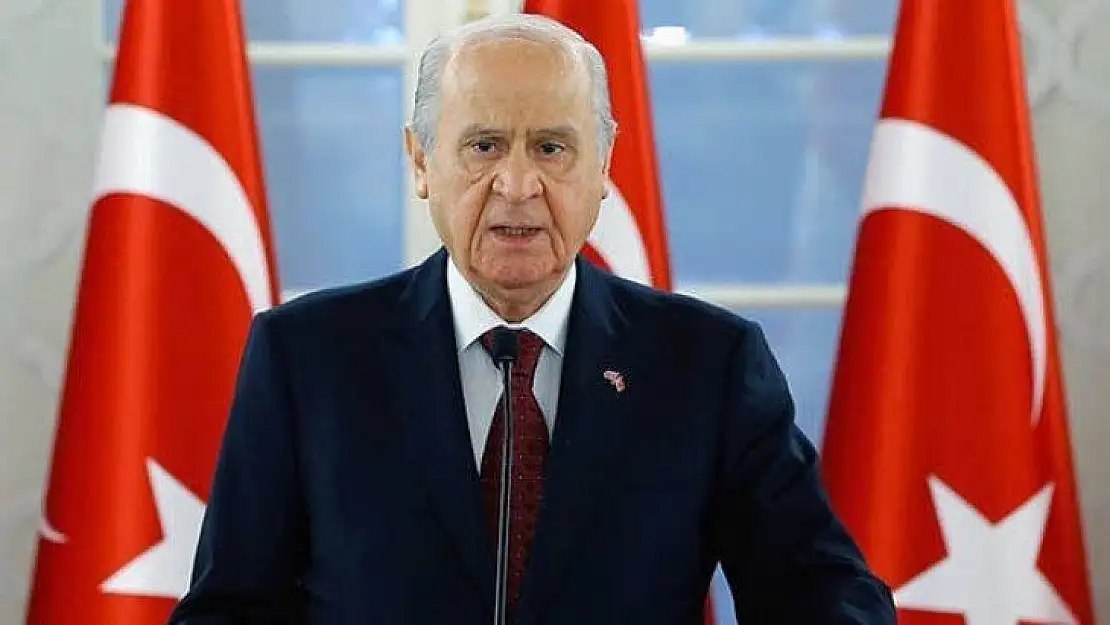 MHP Lideri Bahçeli'den çok sert bayrak tepkisi: 'Bu namertlik skandal ötesidir'