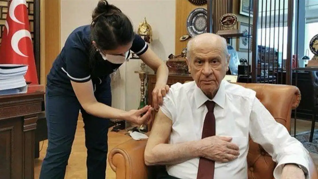 MHP Lideri Devlet Bahçeli Kovid-19 aşısı yaptırdı