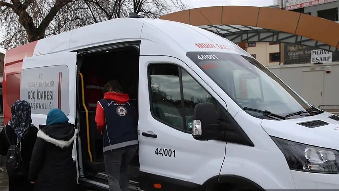 Mobil Göç Noktası aracı 4 ayda 151 düzensiz göçmen tespit etti