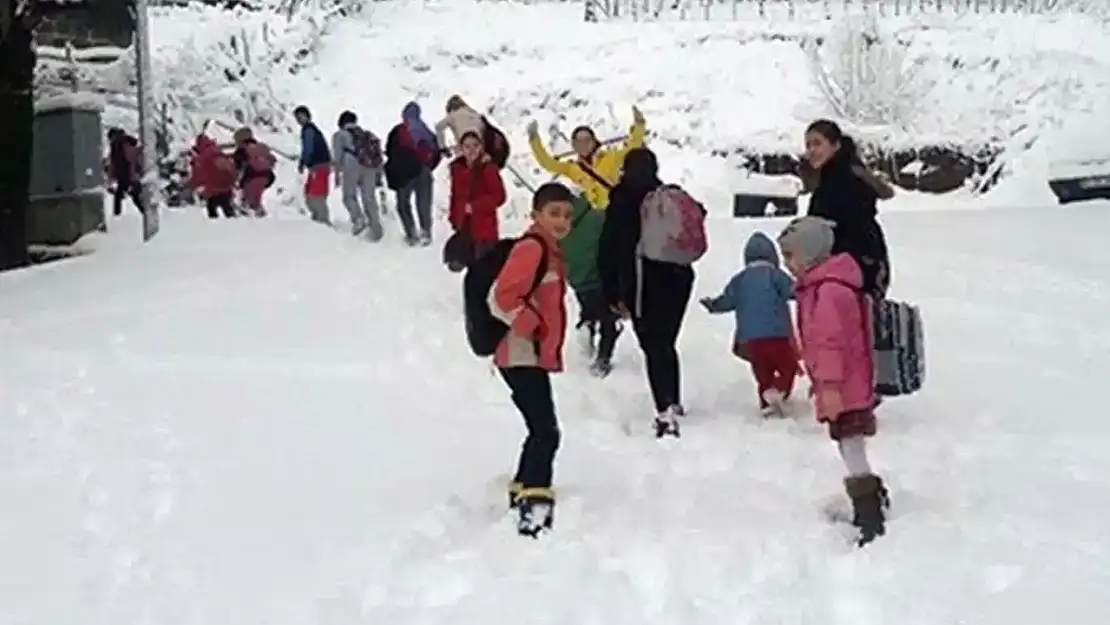 Olumsuz hava koşulları nedeniyle çok sayıda ilde okullar tatil edildi