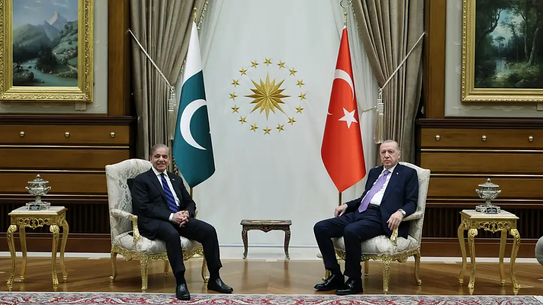 Pakistan Başbakanından Türkçe paylaşım: Türkiye'ye çabalarından dolayı minnettarız
