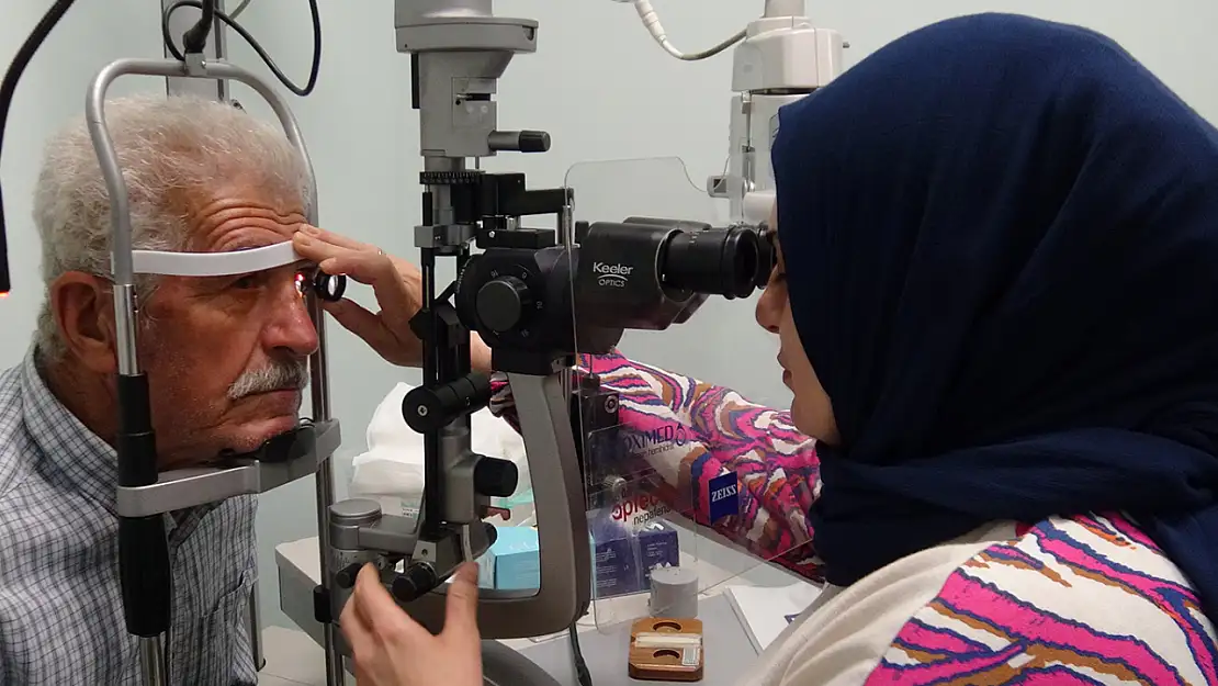 Prof. Dr. Akpolat: Sigara, göz sağlığını tehdit eden ciddi bir risk faktörüdür