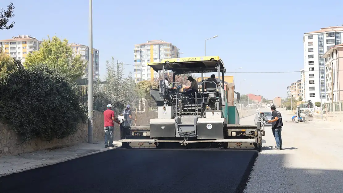 Rezerv Alanlarda İnşaatlar Bitiyor, Battalgazi Belediyesi Yolları Yeniliyor