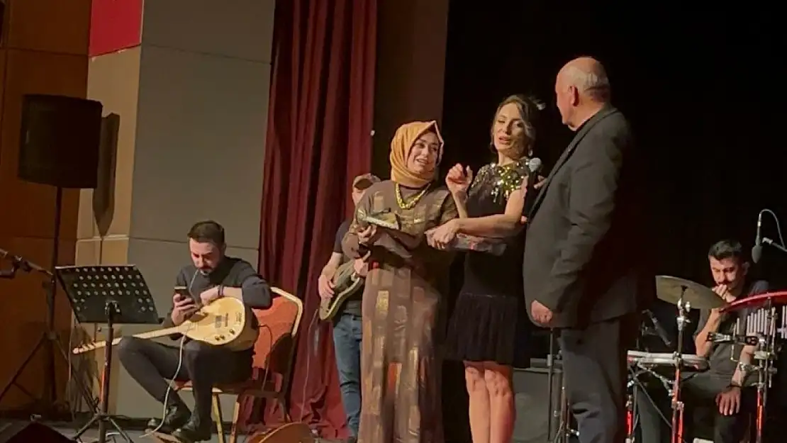 Sanatçı Karatağ'dan Malatya'ya Jest