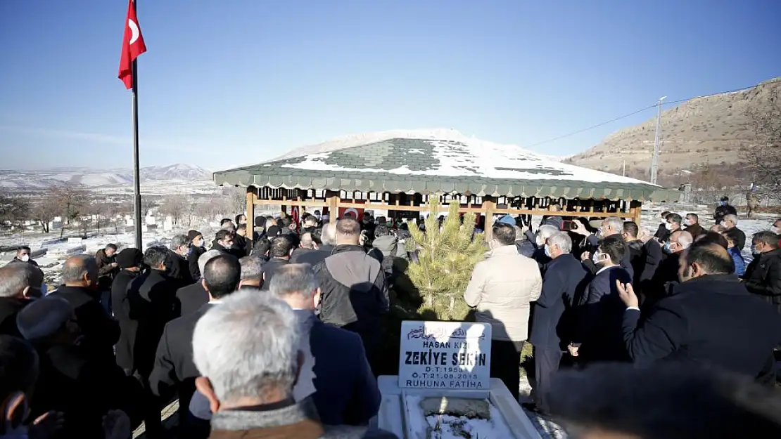 Şehit polis Fethi Sekin Elazığ'da kabri başında anıldı